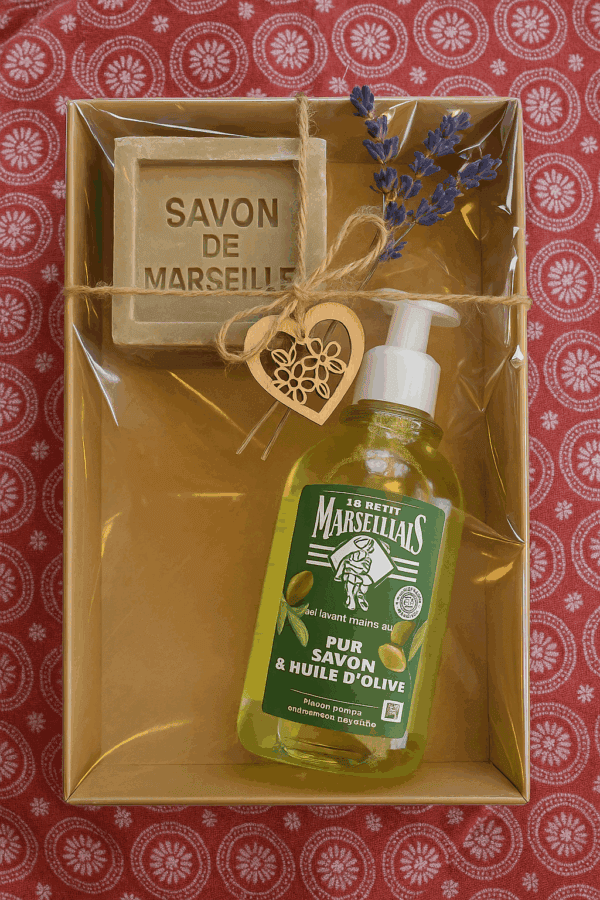 Französisches Geschenkset mit Savon de Marseille und Le Petit Marseillais